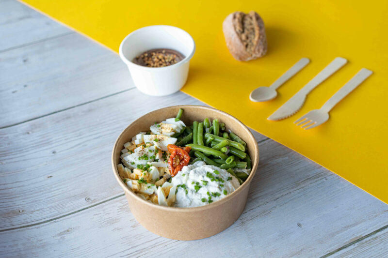 Lunchbox salade de haricots verts, oeufs au persil, crème légère à la moutarde