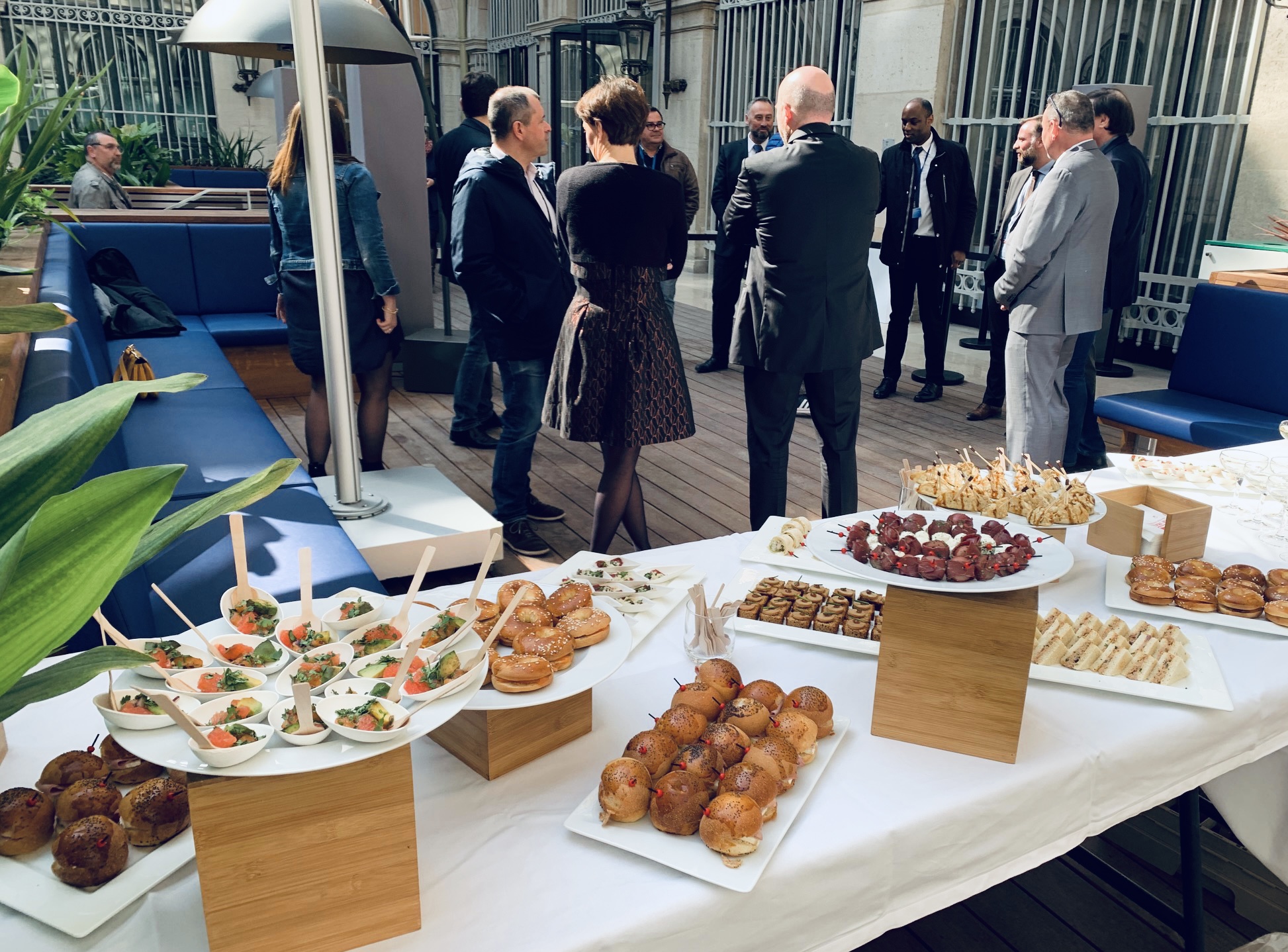 13 idées de repas d’équipe pour renforcer la cohésion au bureau
